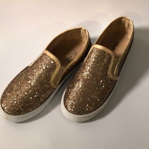 Qupid sz 7 Gold Glitter VANS like Slip On